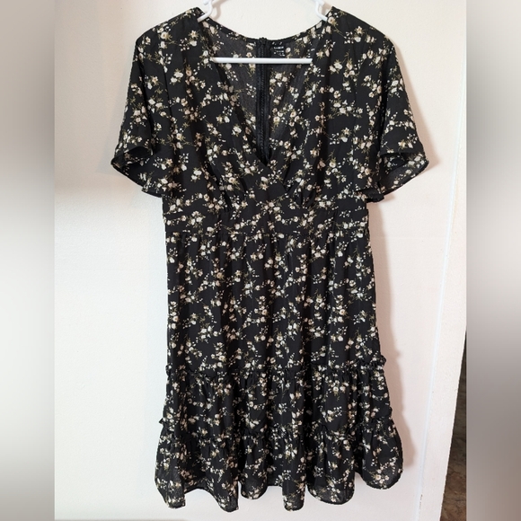 Dresses & Skirts - 3 for $12 Clearance Black Floral‎ V-Neck Sundress